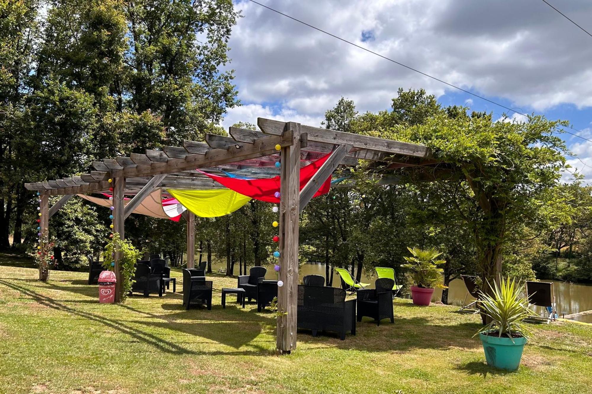 Camping Les Petites Minaudieres Coussay-les-Bois Exterior photo