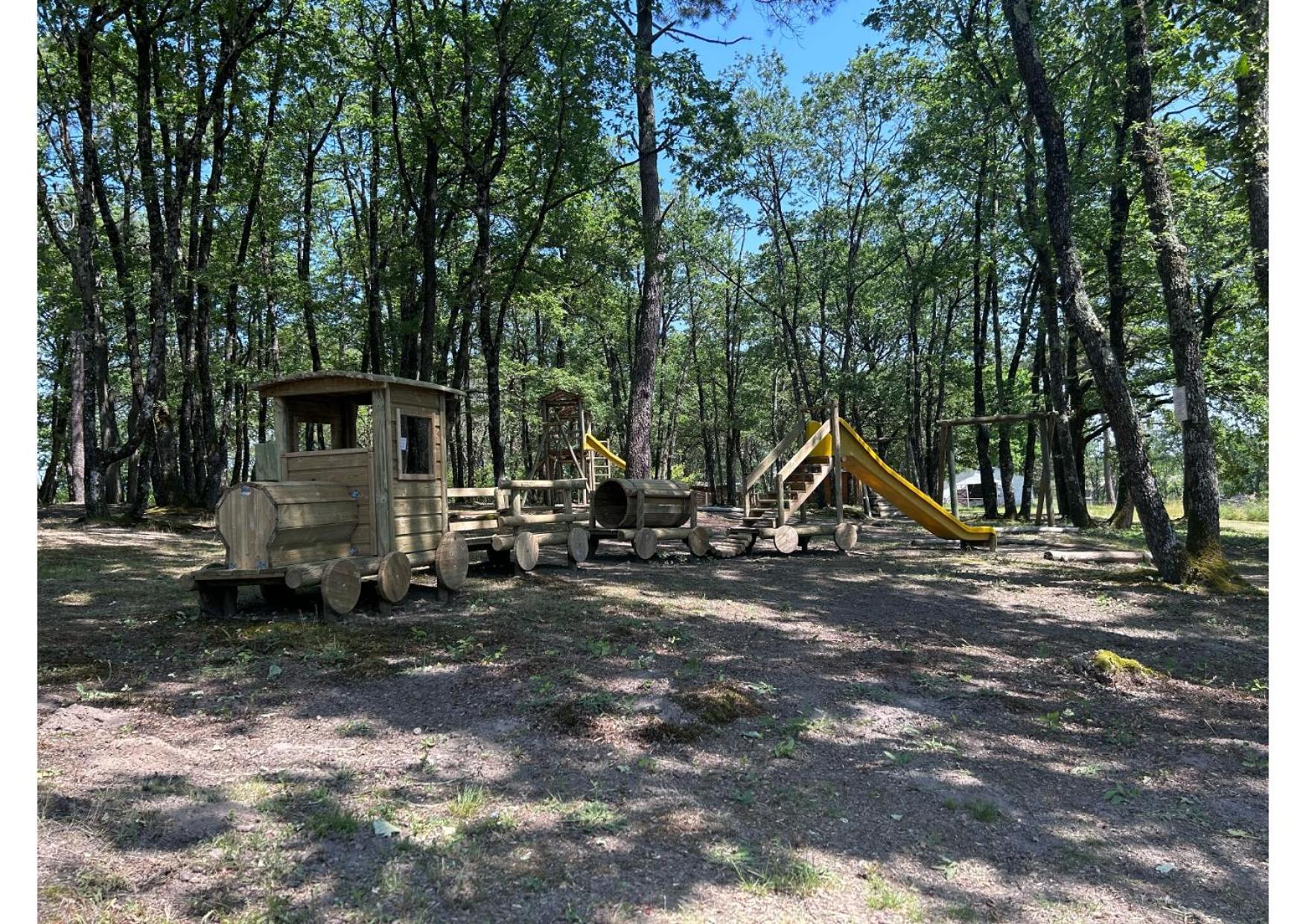 Camping Les Petites Minaudieres Coussay-les-Bois Exterior photo